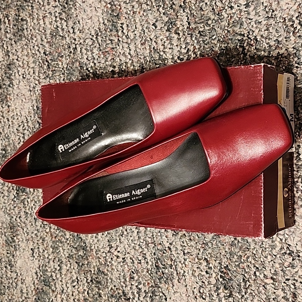 Etienne Aigner pumps